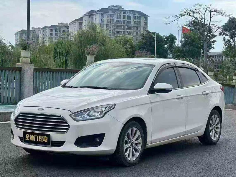 汕头18年福特福睿斯2