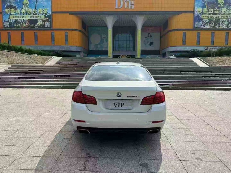青岛16年宝马5系9