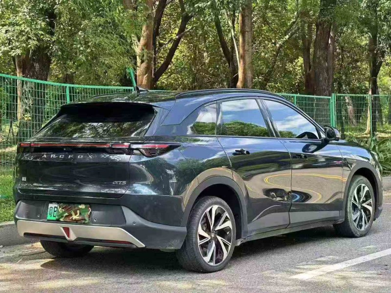 深圳24年极狐汽车阿尔法8