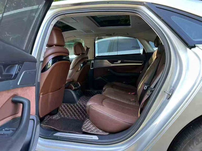 茂名12年奥迪A8L5