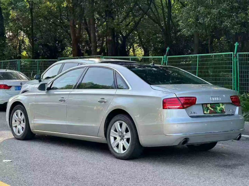 茂名12年奥迪A8L6