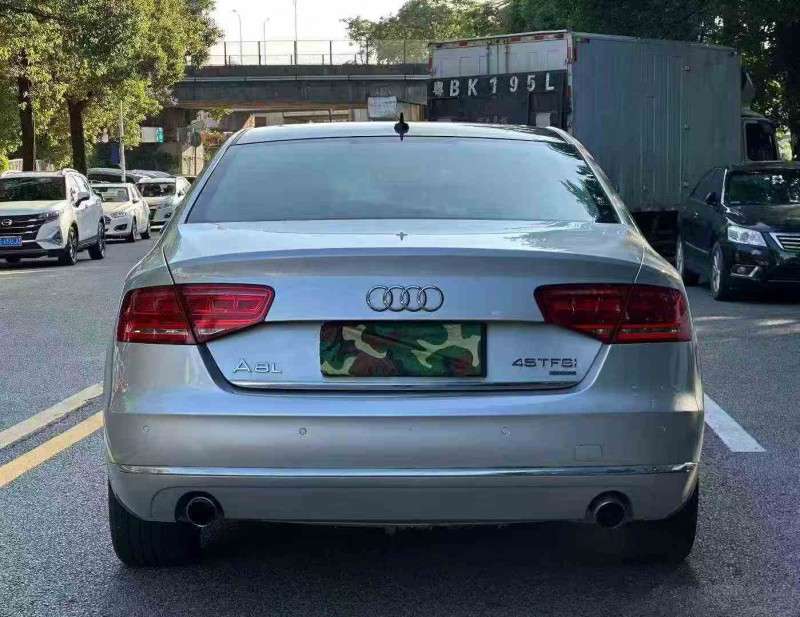 茂名12年奥迪A8L9