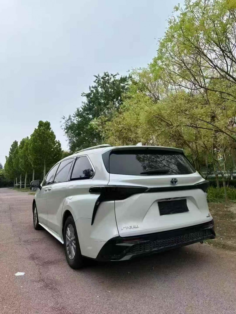 枣庄22年丰田塞纳6