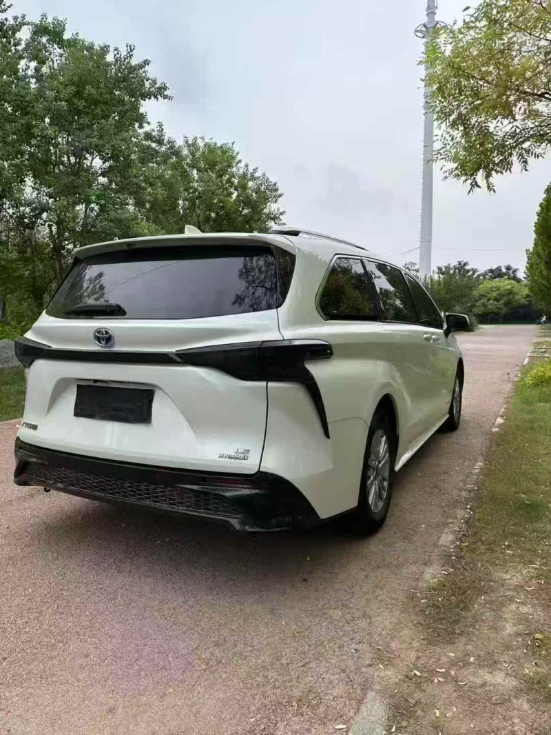 枣庄22年丰田塞纳7