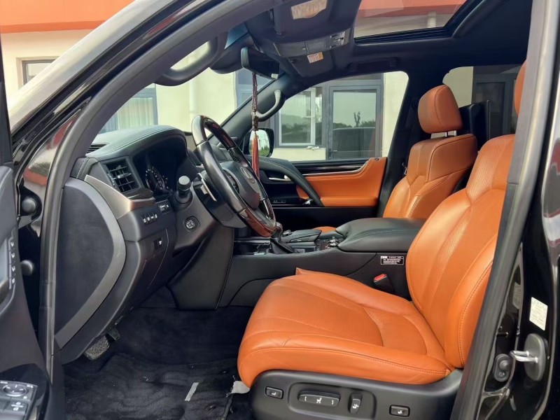 唐山17年雷克萨斯LX3