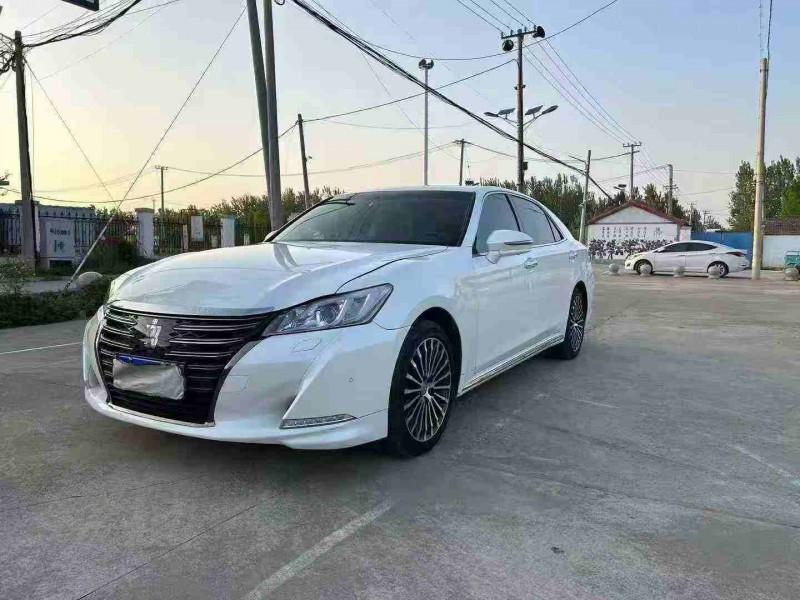 徐州18年丰田皇冠2
