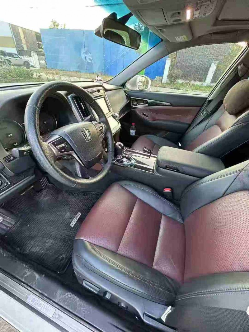 徐州18年丰田皇冠5