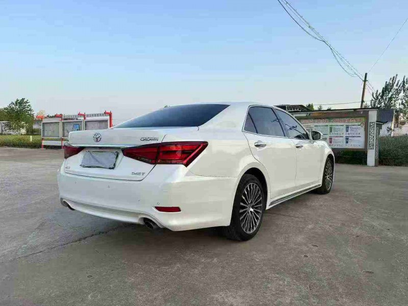 徐州18年丰田皇冠6