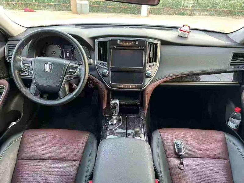 徐州18年丰田皇冠9