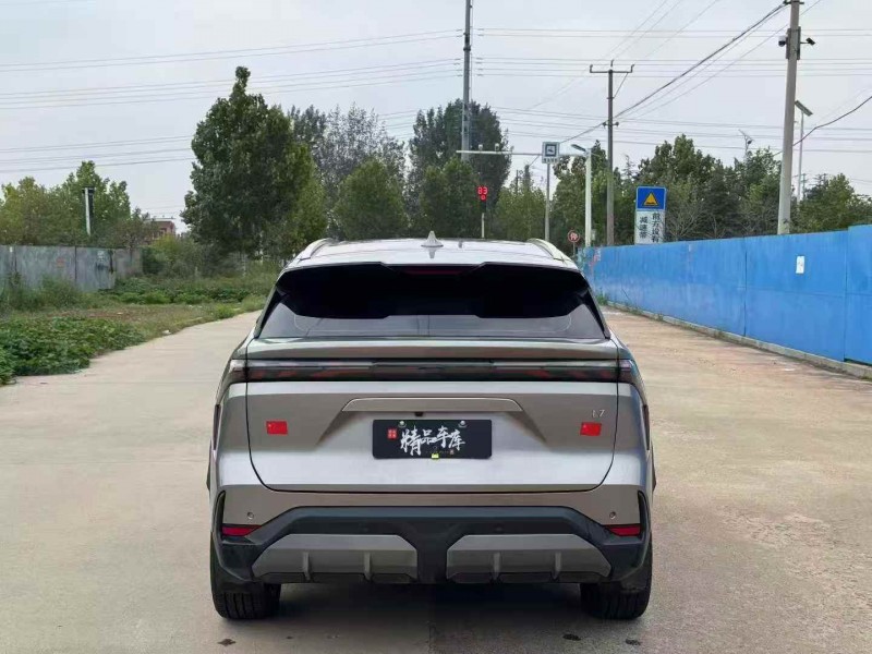 东营23年吉利银河9