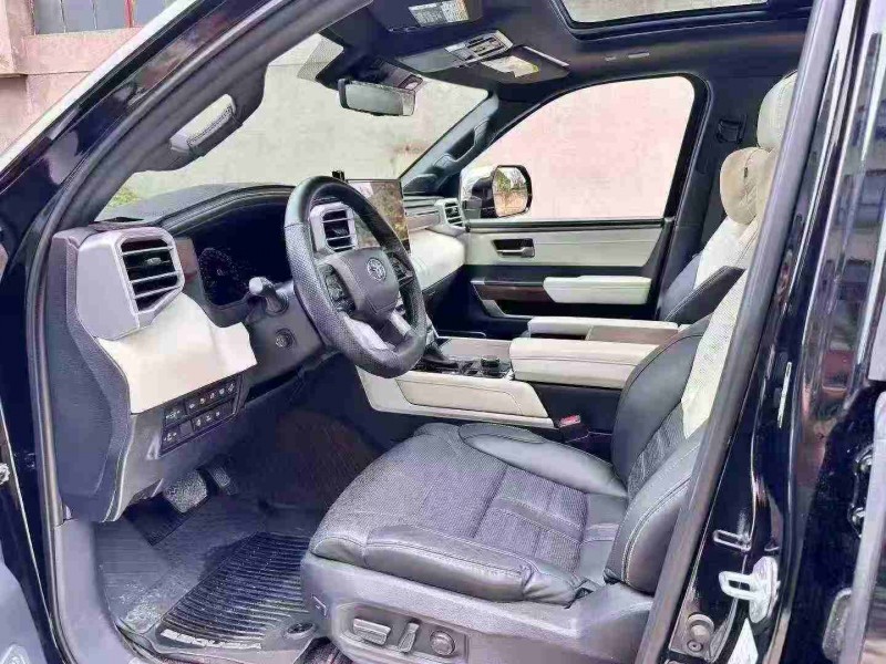 威海24年丰田红杉4