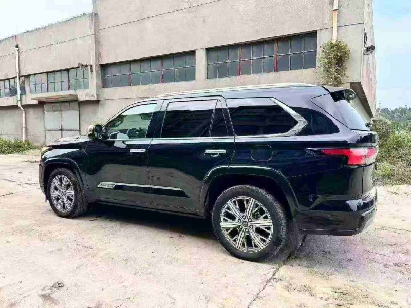 威海24年丰田红杉8