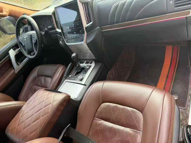 通辽14年丰田兰德酷路泽3