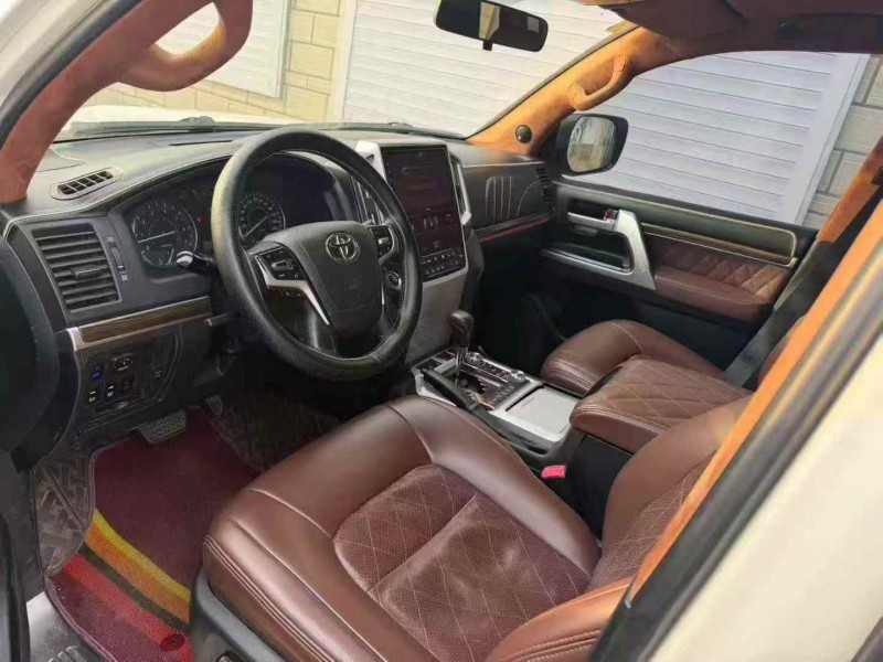 通辽14年丰田兰德酷路泽5