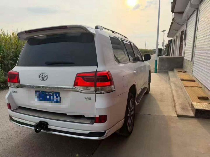 通辽14年丰田兰德酷路泽7