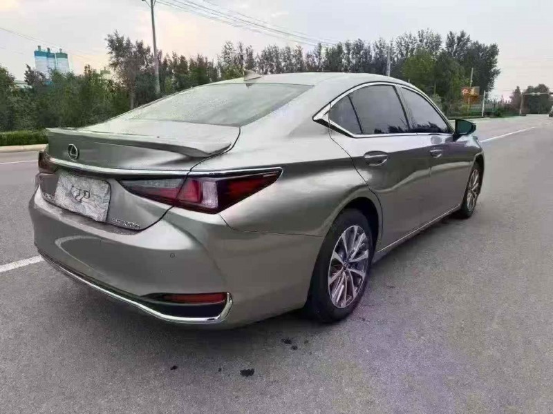 东营24年雷克萨斯ES4