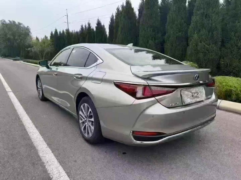 东营24年雷克萨斯ES8