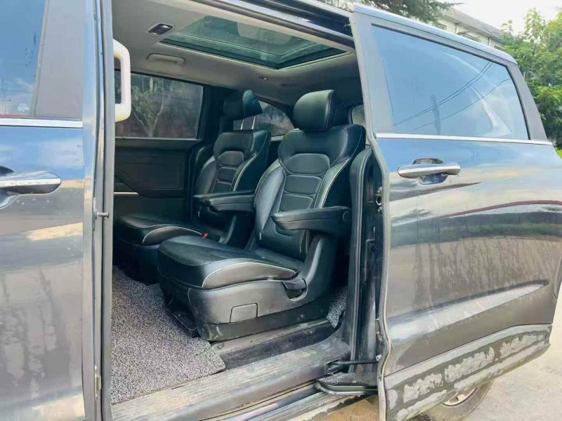 济宁22年现代库斯图5