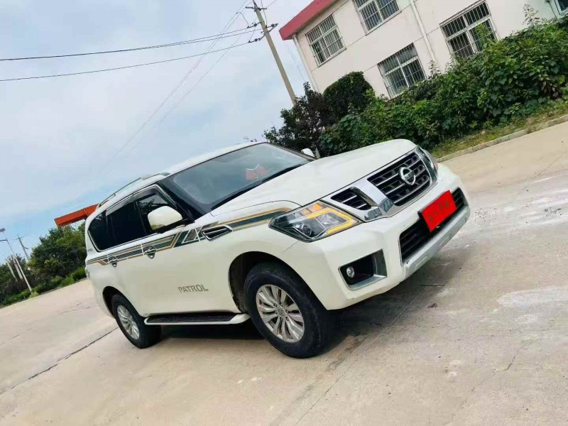 东营19年日产途乐2