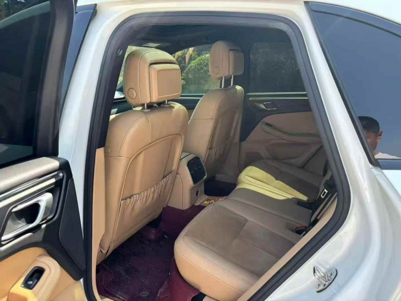 烟台17年保时捷Macan5