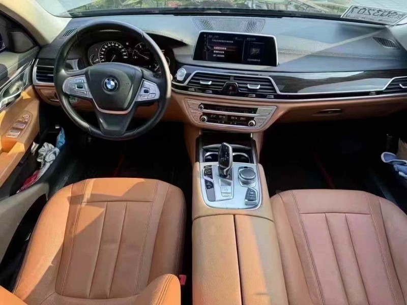 唐山18年宝马7系5