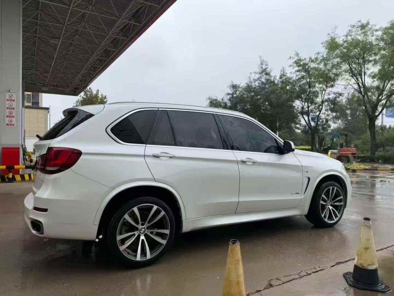 南通18年宝马X58