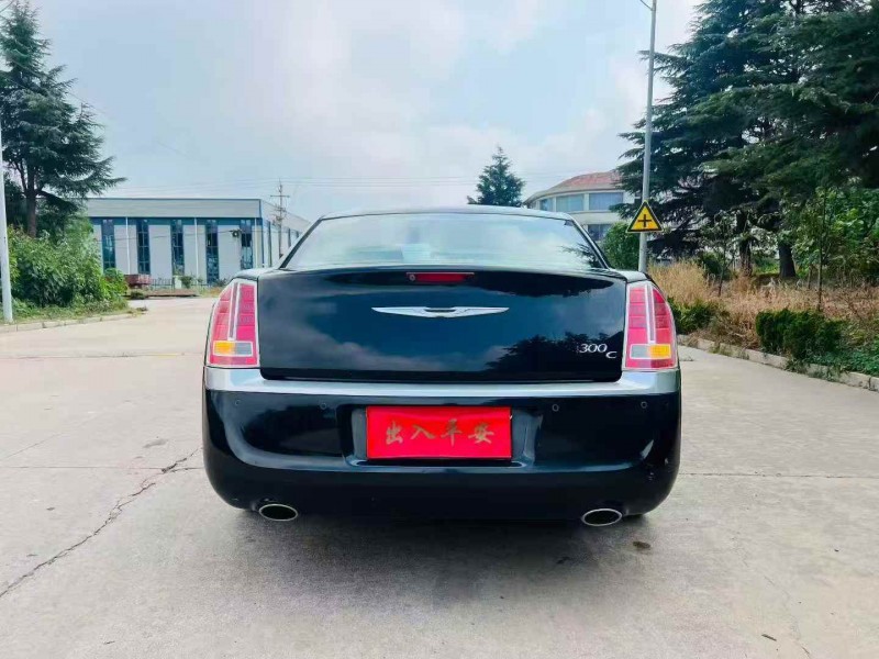 济宁15年克莱斯勒300C9