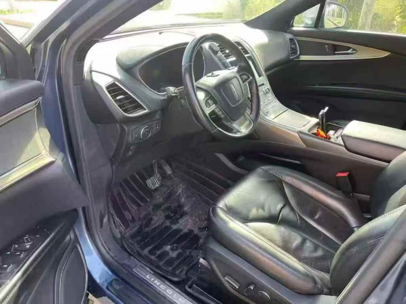 新乡20年林肯航海家4