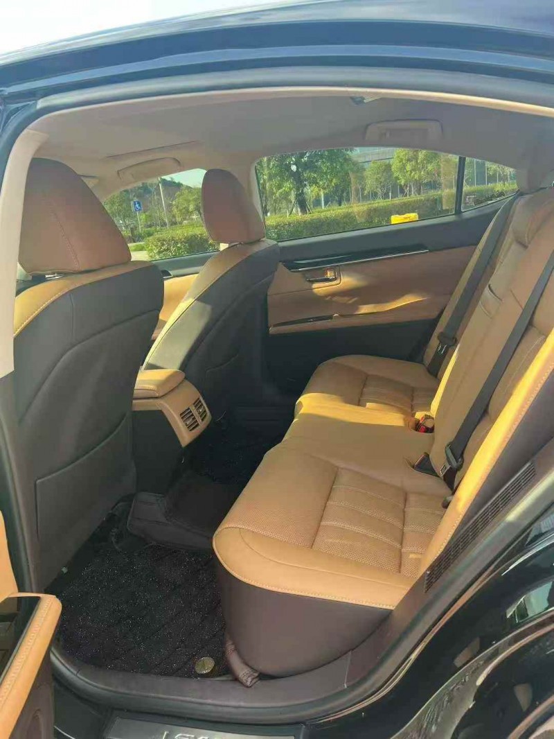 钦州17年雷克萨斯ES6