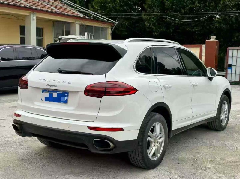 淄博17年保时捷卡宴4