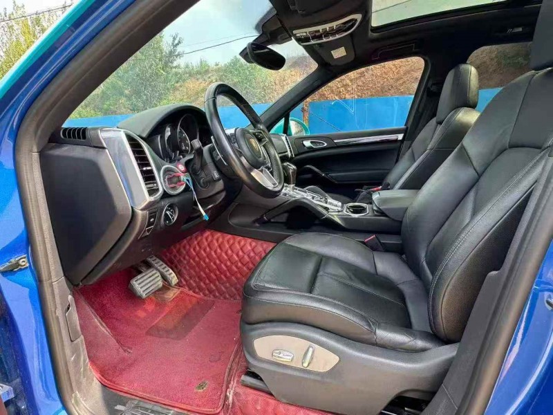 烟台18年保时捷卡宴4