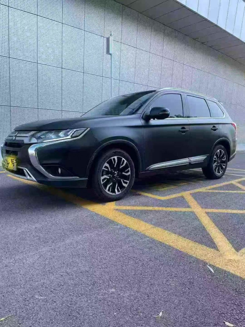 邯郸20年三菱欧蓝德2