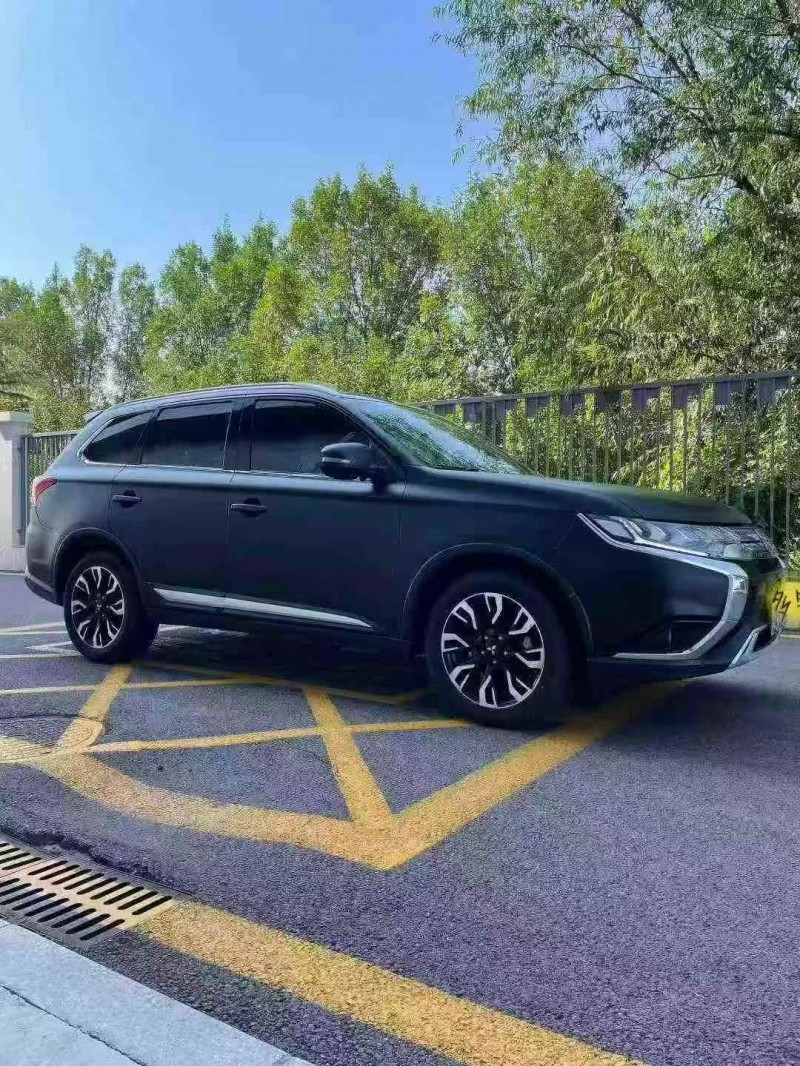 邯郸20年三菱欧蓝德3