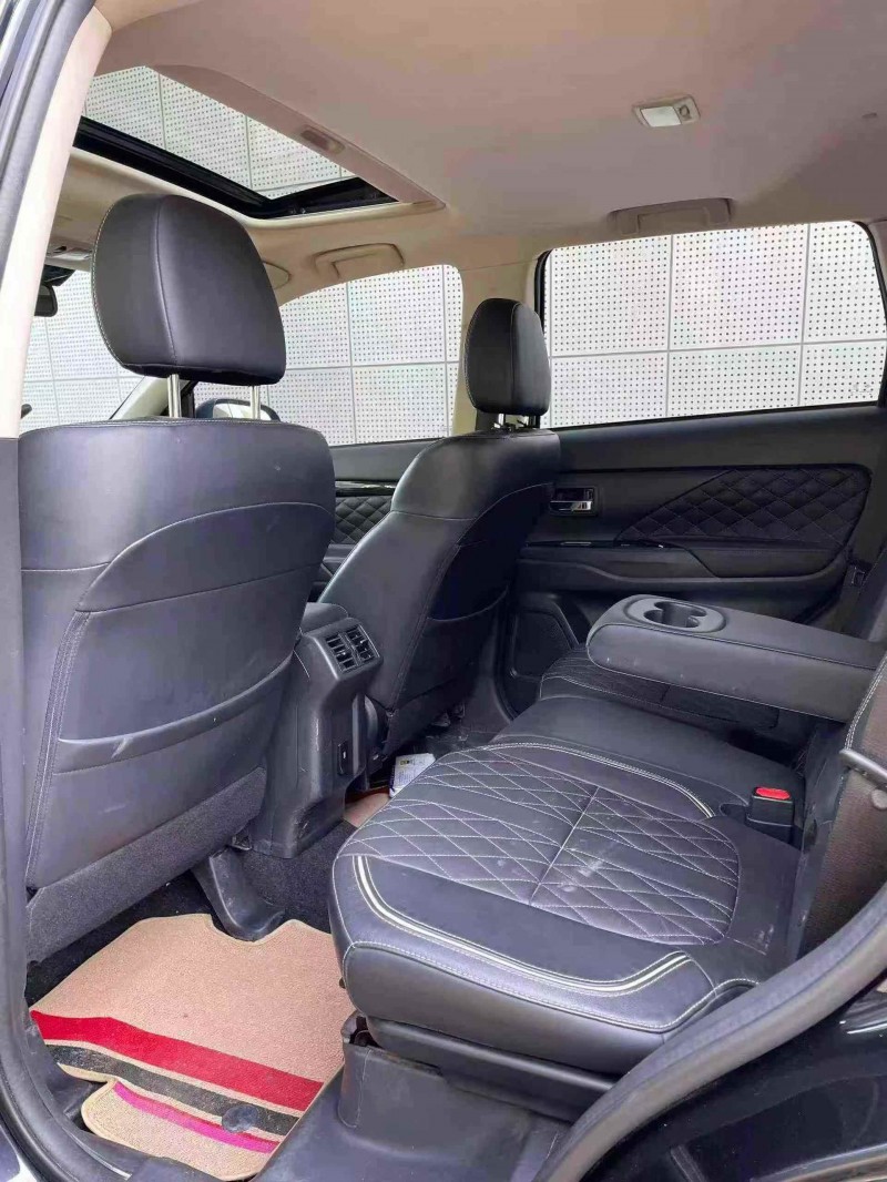 邯郸20年三菱欧蓝德5