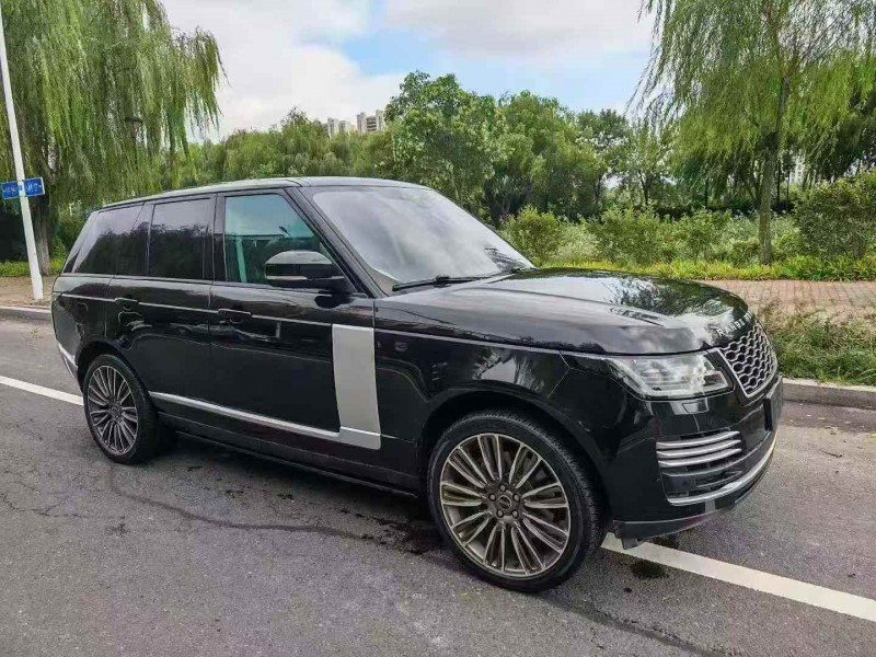 济宁18年路虎揽胜行政3