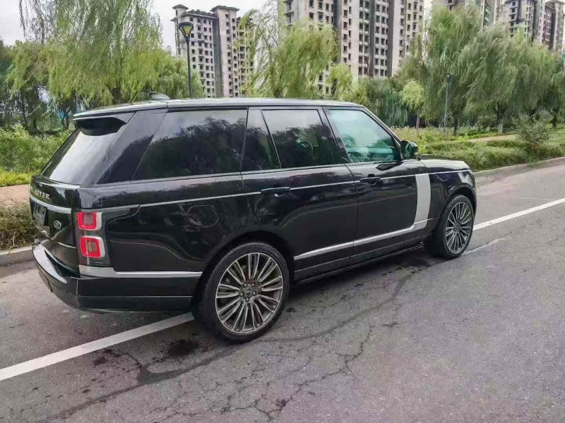 济宁18年路虎揽胜行政7