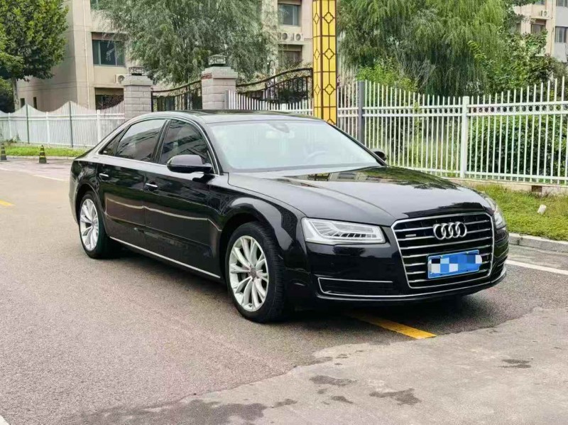 济宁15年奥迪A8L3