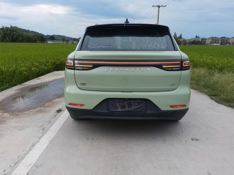 宁波22年零跑汽车C118