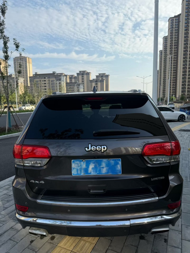 邯郸14年Jeep大切诺基9