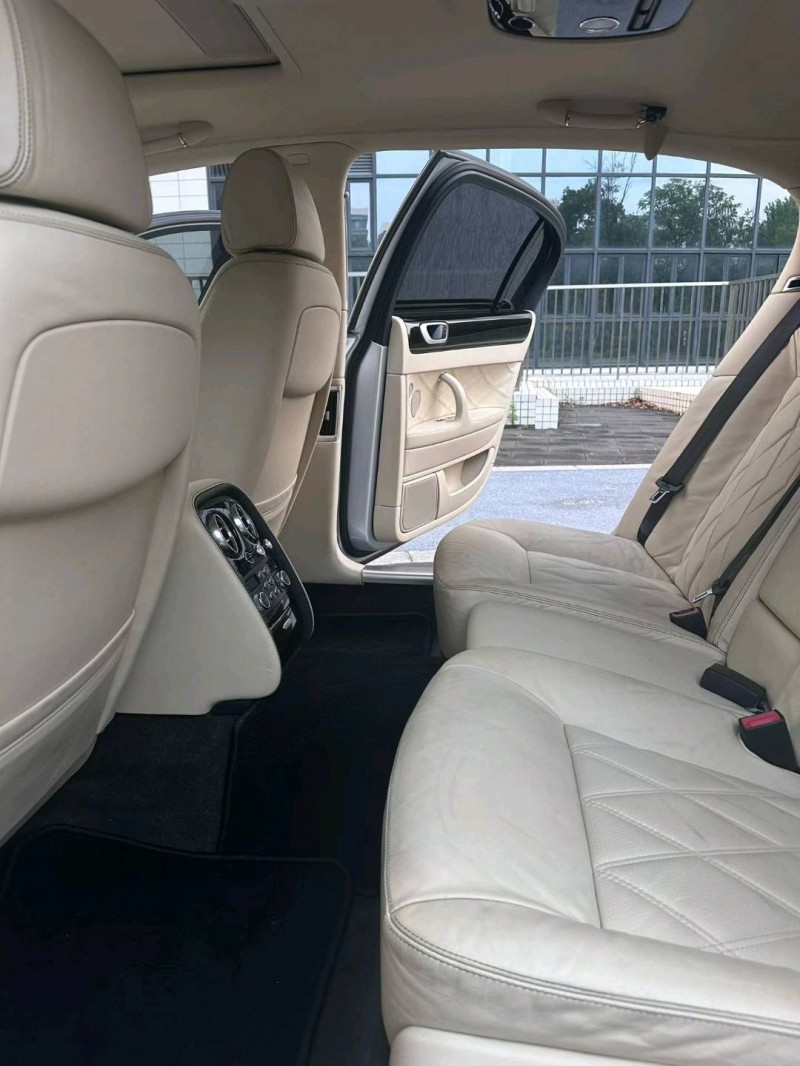 佛山13年宾利飞驰4