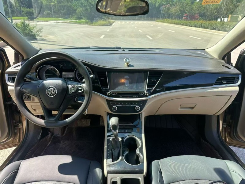 枣庄16年别克威朗6