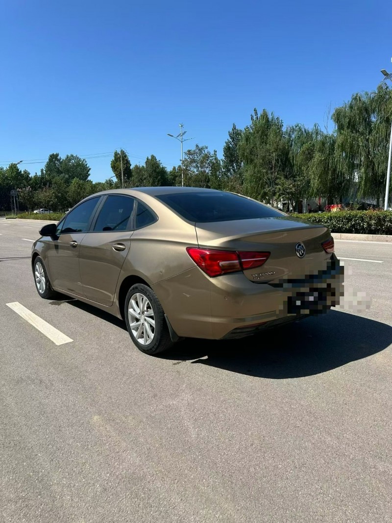 枣庄16年别克威朗8