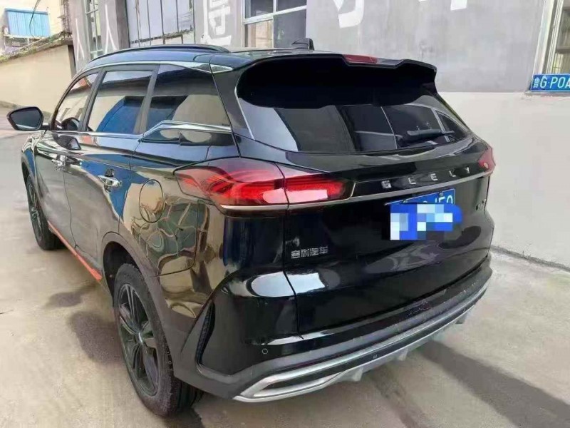 济宁21年吉利博越7