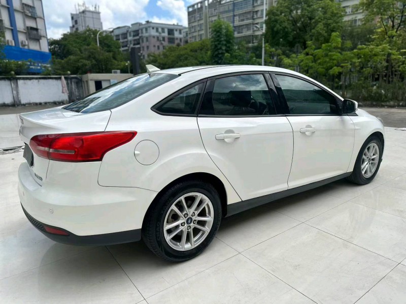 河源17年福特福克斯8