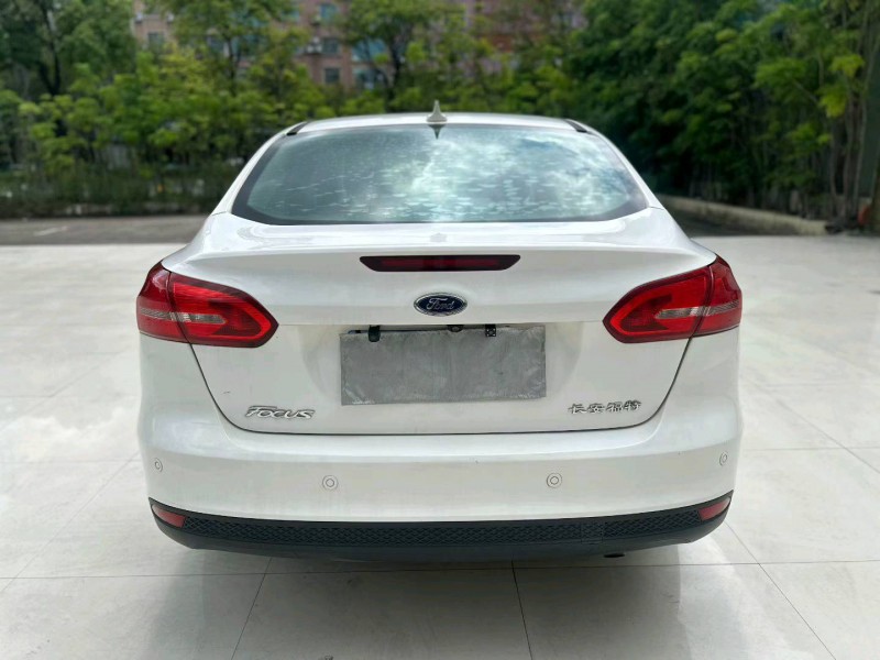 河源17年福特福克斯9