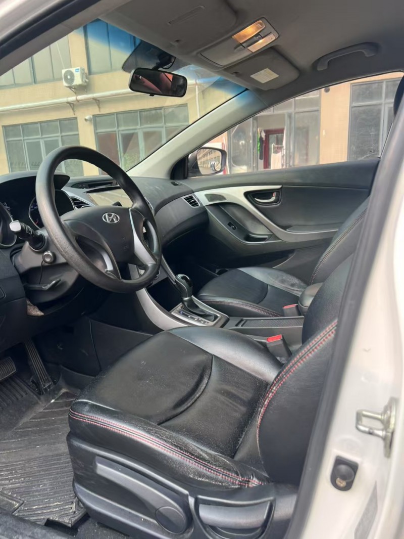 江门18年现代朗动4