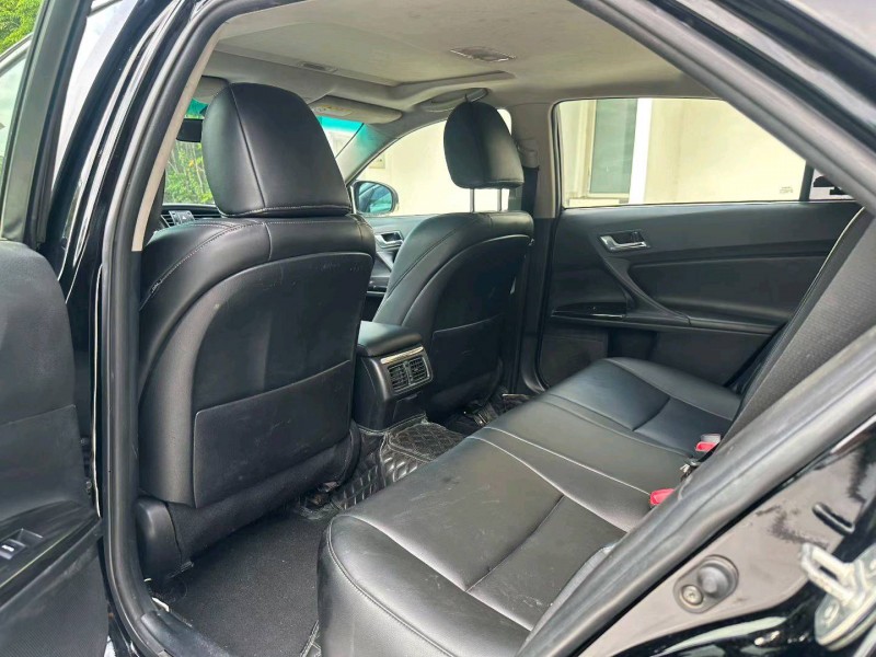 河源12年丰田锐志5