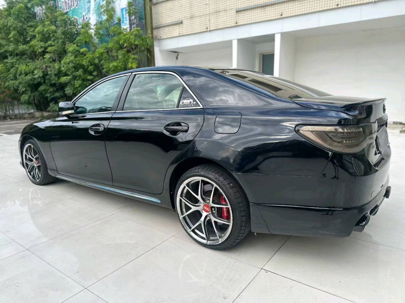 河源12年丰田锐志8