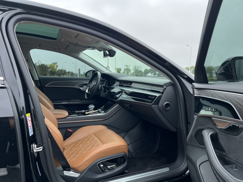 盐城23年奥迪A8L6