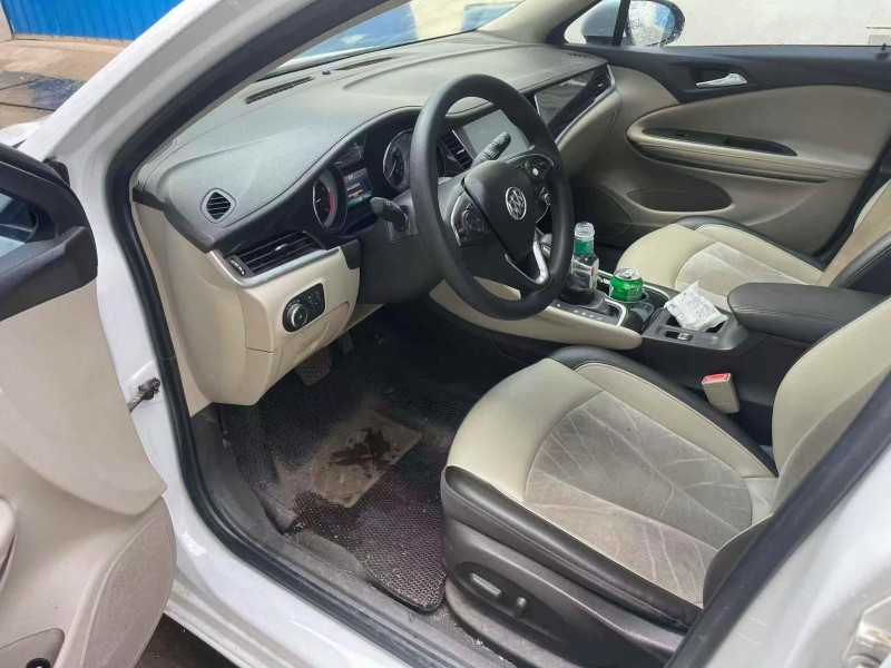 烟台16年别克威朗4